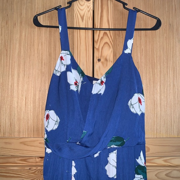 A new day Blue floral magnolia twist front jumpsuit romper size S - Picture 4 of 6